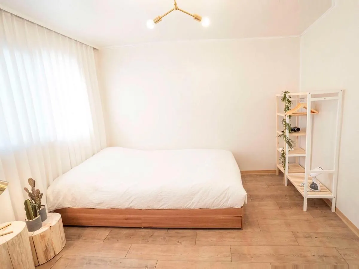 公寓 Hongdae Sangsu Cozy Stay 首爾